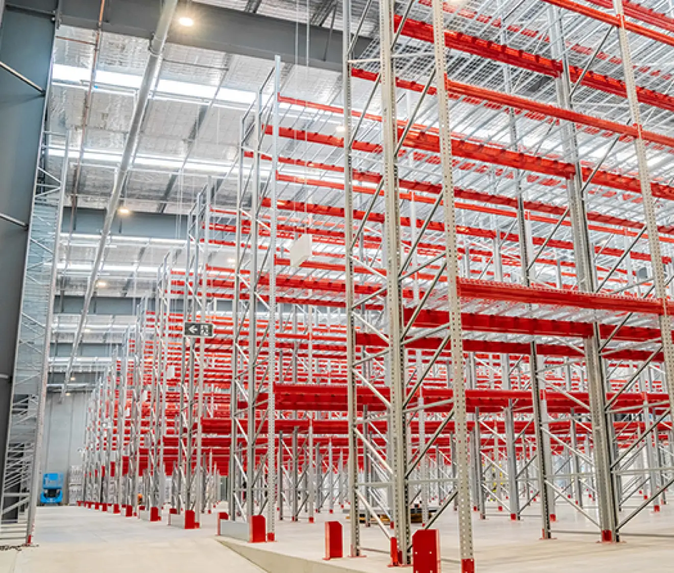High-bay pallet racking system for bulk warehouse storage and logistics operations