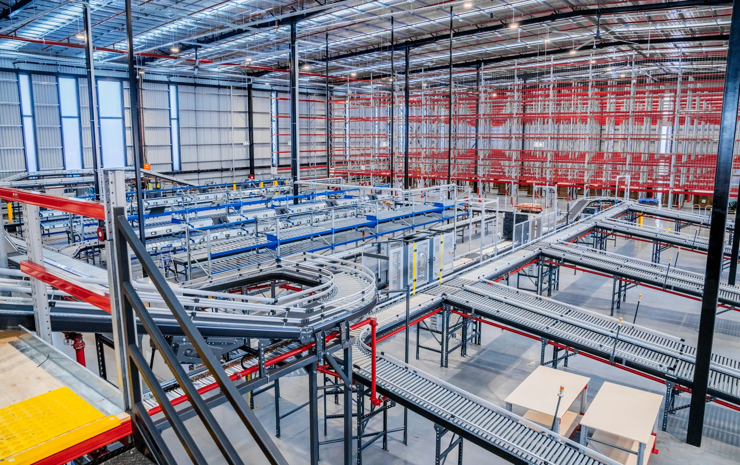 Glassons integrated conveyor and picking system