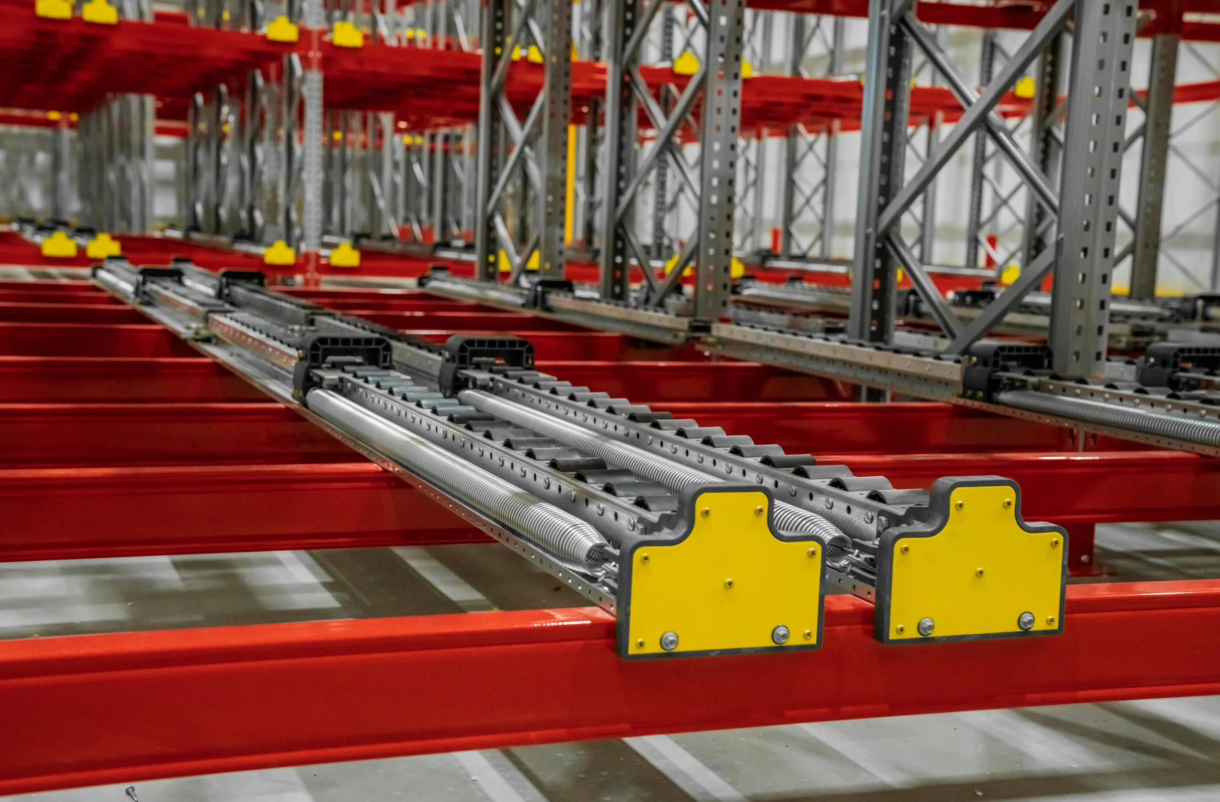 Hasfarm push-back racking shuttle rails