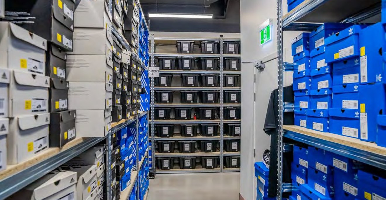 Adidas stockroom slide 3