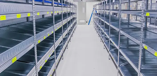 Coolroom shelving system with stainless steel racks for temperature-controlled storage